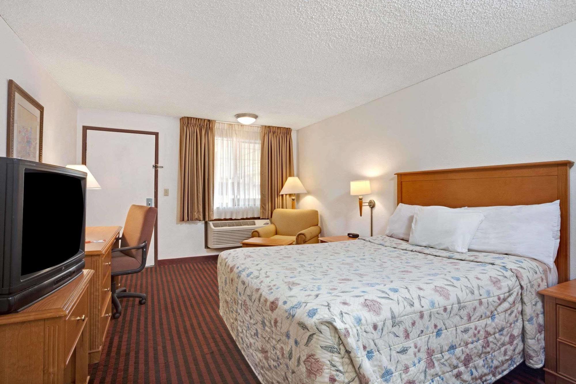 Econo Lodge Kent Exterior photo