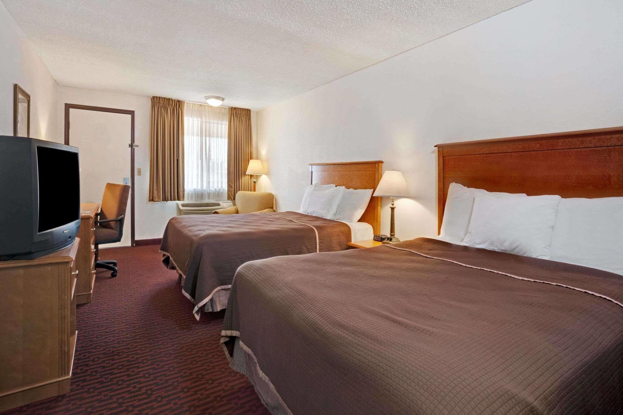Econo Lodge Kent Exterior photo