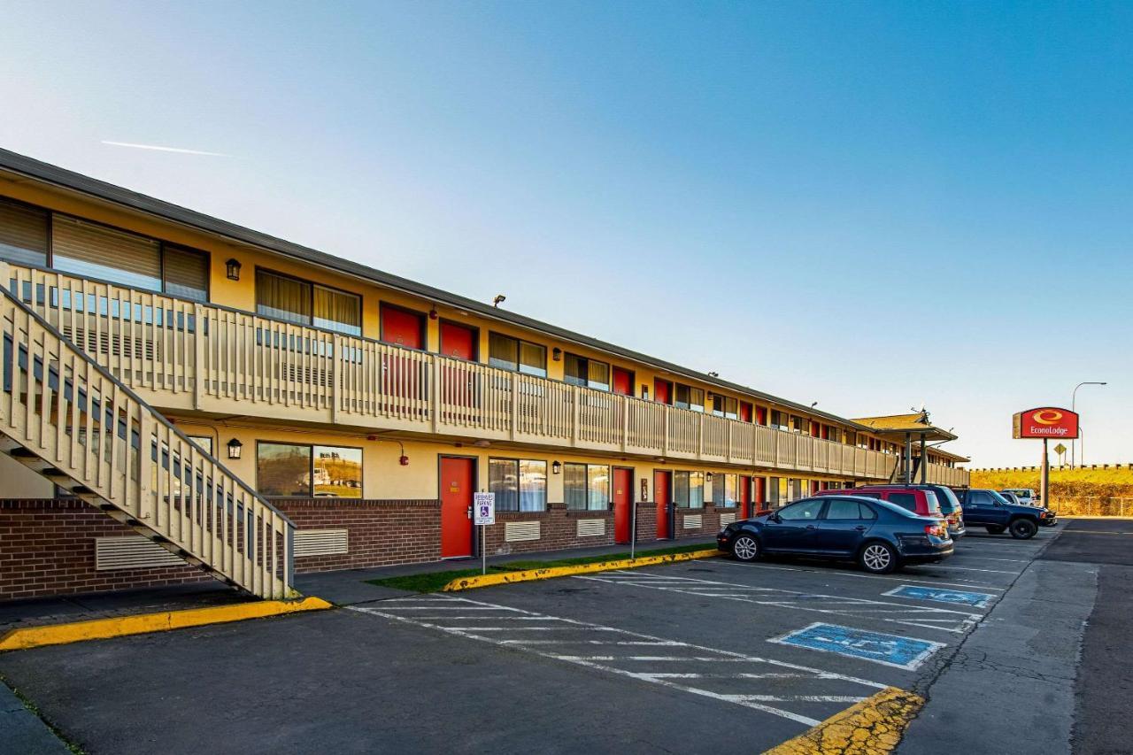 Econo Lodge Kent Exterior photo