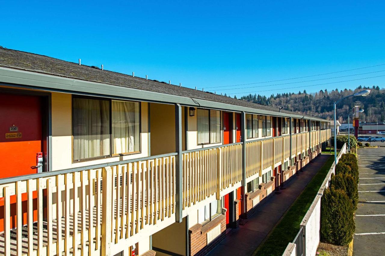 Econo Lodge Kent Exterior photo
